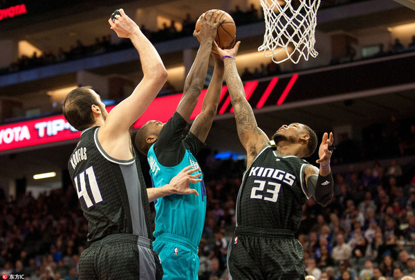  萨博尼斯两双国王击败开拓者