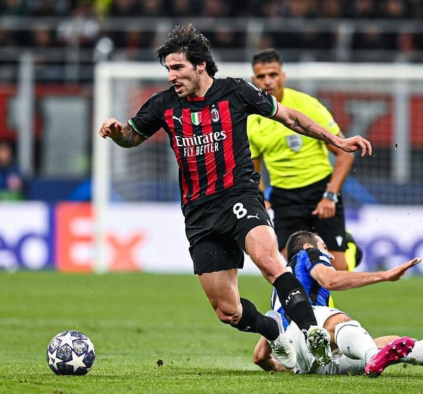  克雷莫内塞逼平AC米兰，升班马展现顽强斗志