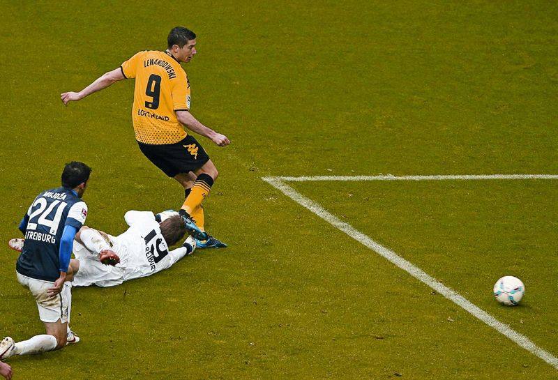  弗赖堡边路传中精准制导，德甲高空轰炸成为常态