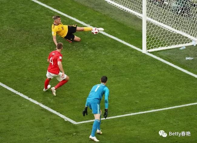  达姆施塔特定位球进攻有章法，高空作业轰开对手大门