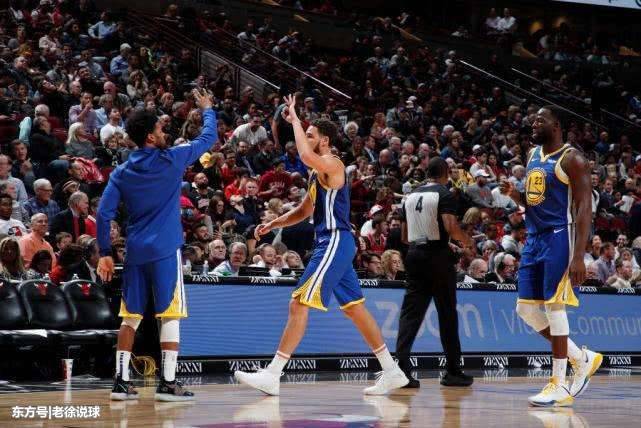  库里单场命中十记三分刷新个人纪录