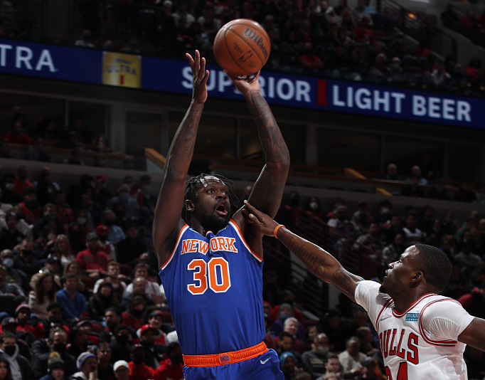  德罗赞中投绝杀公牛险胜活塞保留季后赛希望